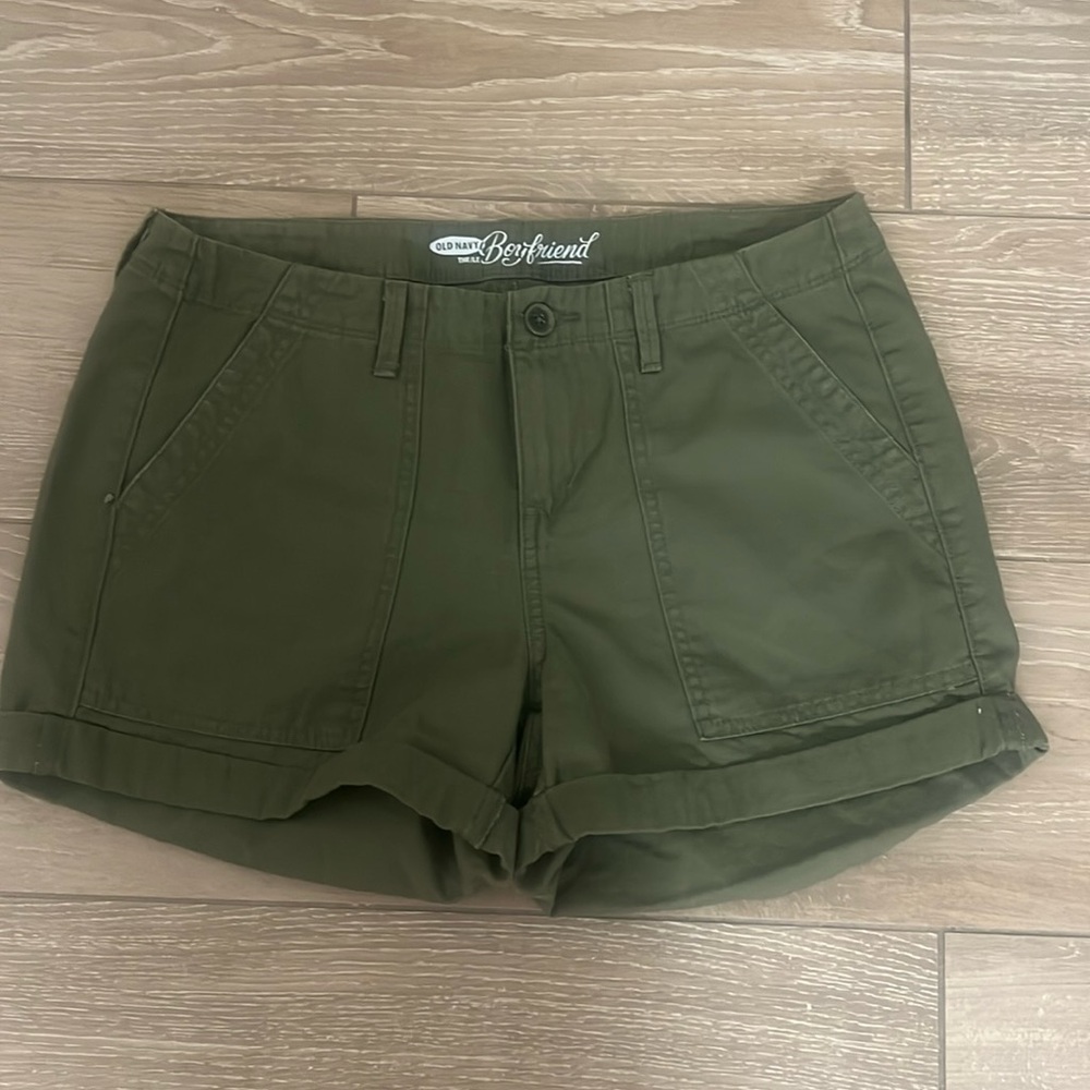 Old Navy the boyfriend women’s shorts army green size 6